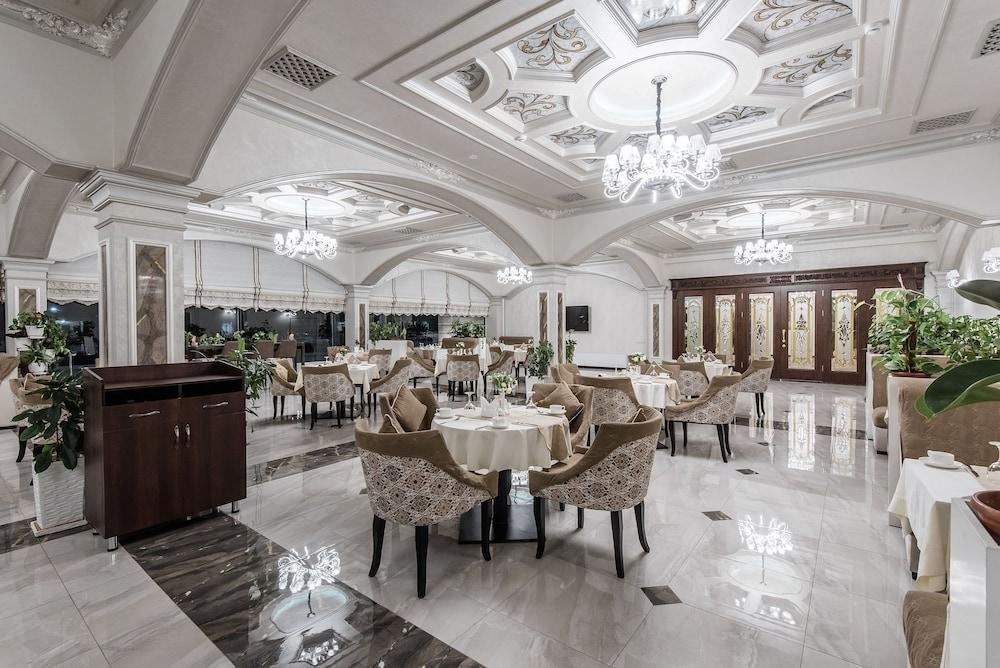 The Royal Mezbon Hotel & Spa Tasjkent Eksteriør billede